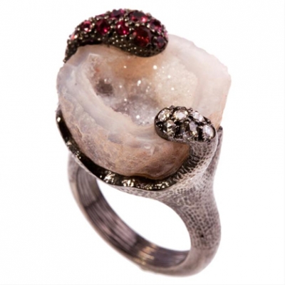 Agate Geode and Diamond Ring | LadyLUX - Online Luxury Lifestyle, Technology and Fashion Magazine