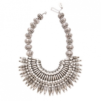 Silver Bib Necklace | LadyLUX - Online Luxury Lifestyle, Technology and Fashion Magazine