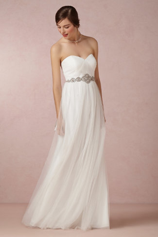 7 Amazing Wedding Dresses Under $500