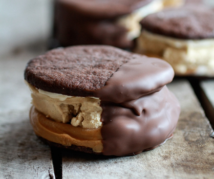 Dessert Recipe: Chocolate Cookie Sandwich 