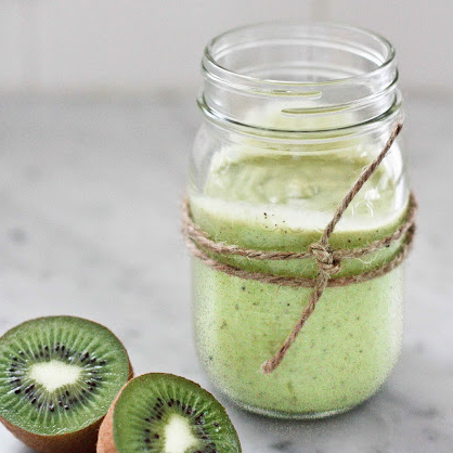 Healthy Recipes: Avocado and Kiwi Smoothie