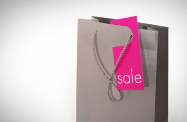 LUX-Shoppers Prepare for Black Friday