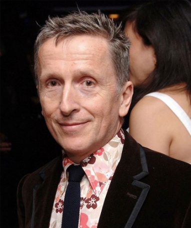 Barneys promotes Simon Doonan to creative ambassador-at-large