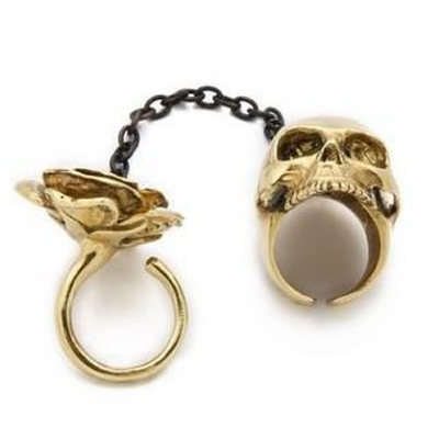 Double-Finger Ring | LadyLUX - Online Luxury Lifestyle, Technology and Fashion Magazine