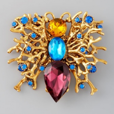 Fall 2012 trend: The brooch! | LadyLUX - Online Luxury Lifestyle, Technology and Fashion Magazine