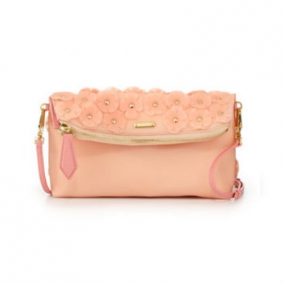 Flirty Floral Clutch | LadyLUX - Online Luxury Lifestyle, Technology and Fashion Magazine